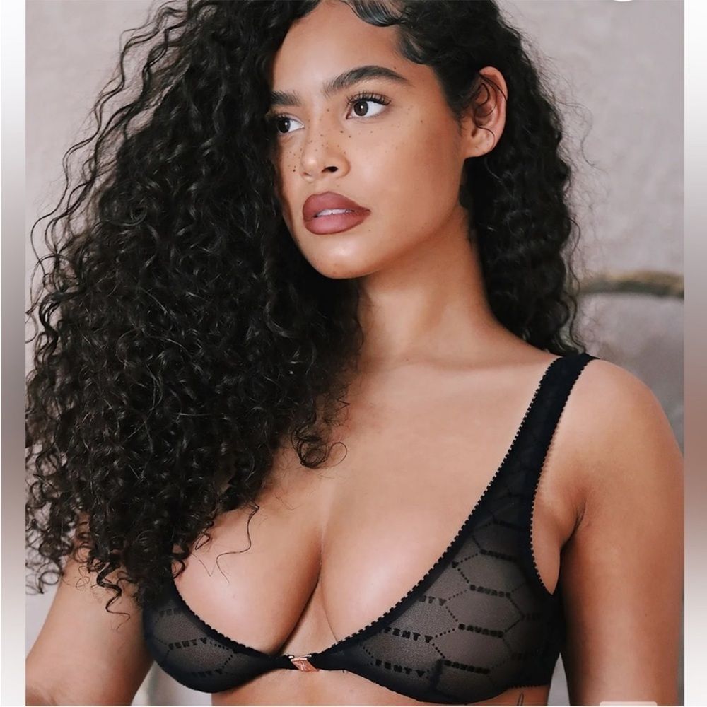 Savage X‎ Fenty Black Caviar Flocked Logo Bralette Medium Goth Mesh Bra